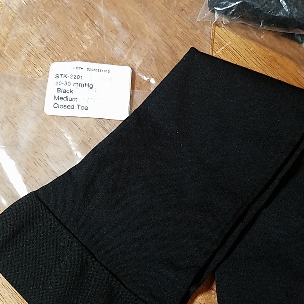 Black Knee High Closed Toe 20-30 mmHg Medium Stock 2201 - Picture 2 of 2